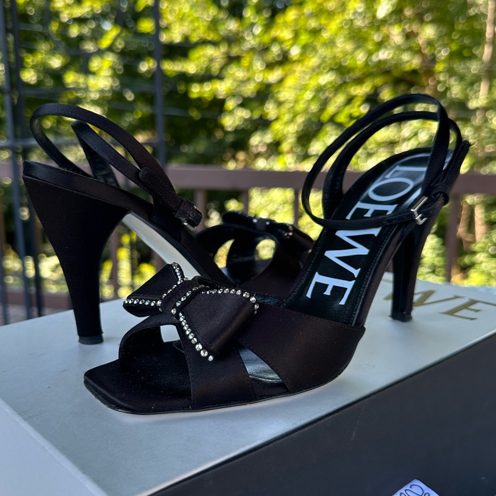 ❗️SOLD❗️LOEWE BOW TIE SANDALS (IT 40)